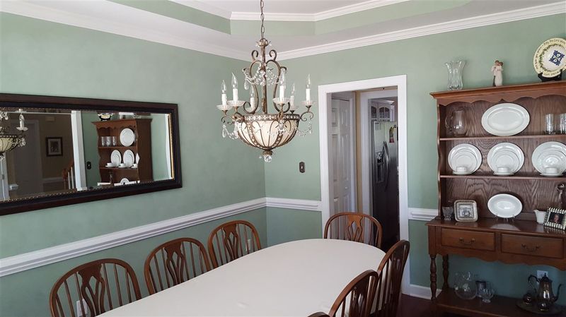 233 Parkridge Dr, Clayton, NC 27527