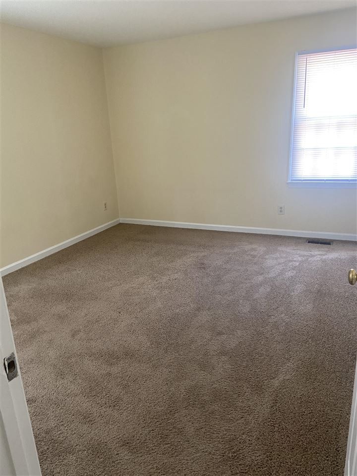 233 Pineview Dr, Zebulon, NC 27597