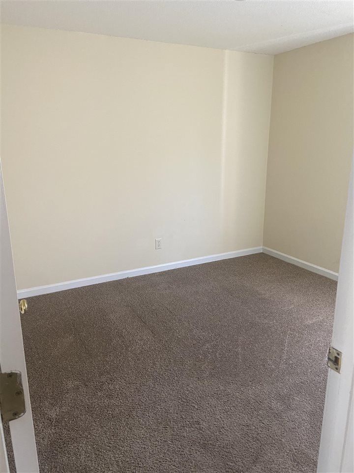 233 Pineview Dr, Zebulon, NC 27597