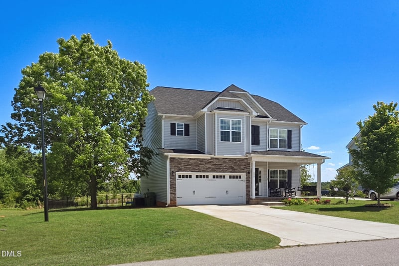233 Pond Mountain Dr, Clayton, NC 27520