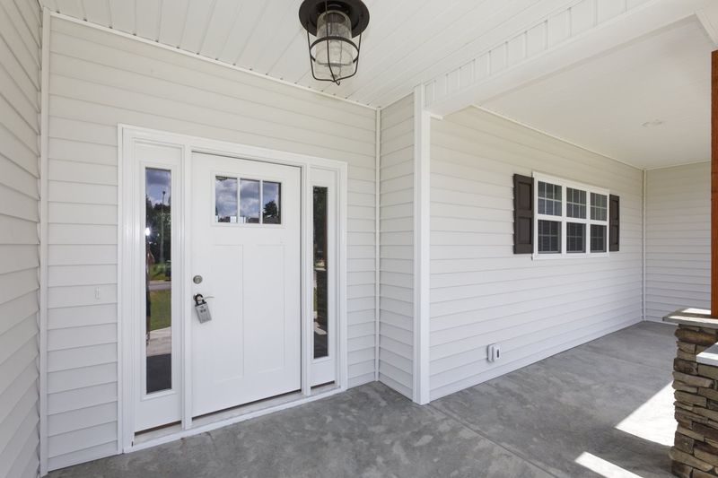 233 Rolling Oaks Ln, Benson, NC 27504