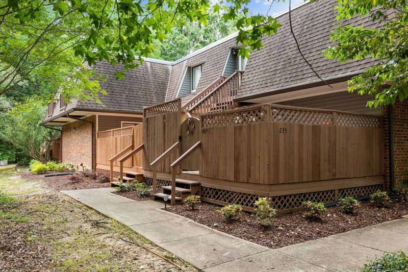233 Summerwalk Cir, Chapel Hill, NC 27517