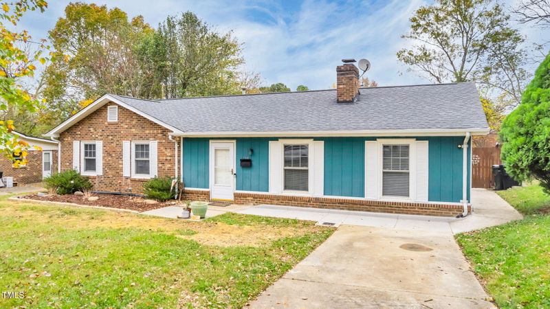 2331 Buckingham Rd, Burlington, NC 27217