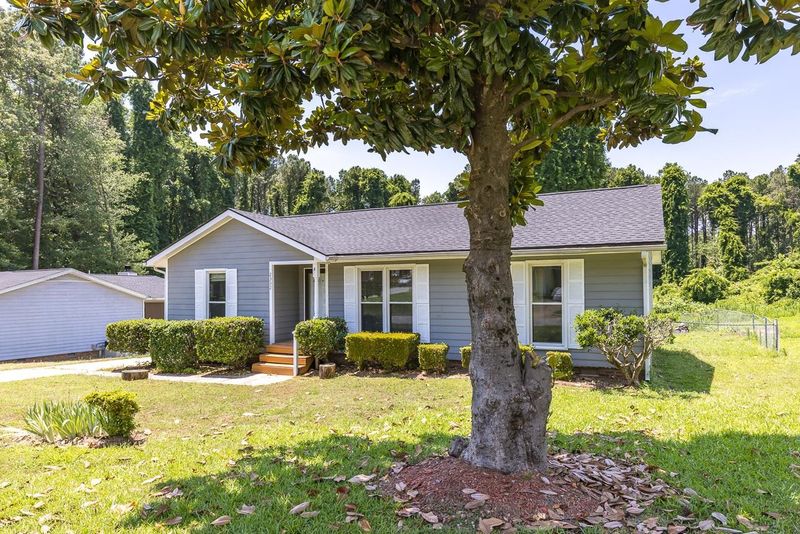 2332 Quartz Ct, Raleigh, NC 27610