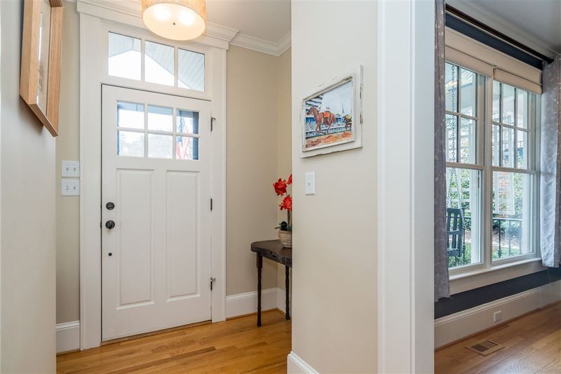 2337 Lyon St, Raleigh, NC 27608