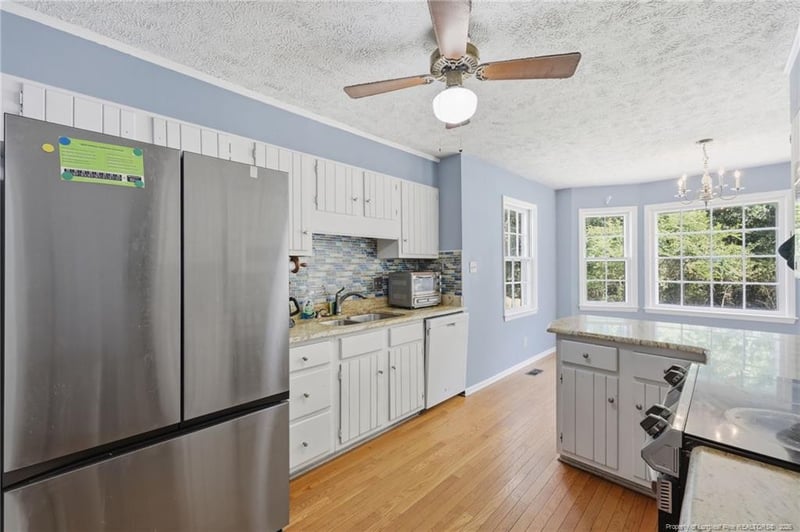 2337 Rolling Hill Rd, Fayetteville, NC 28304