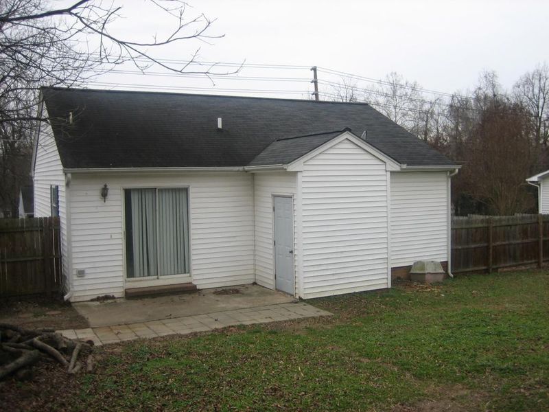234 7th St, Burlington, NC 27215