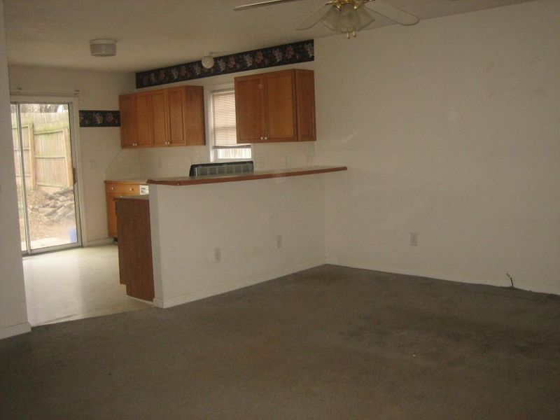 234 7th St, Burlington, NC 27215