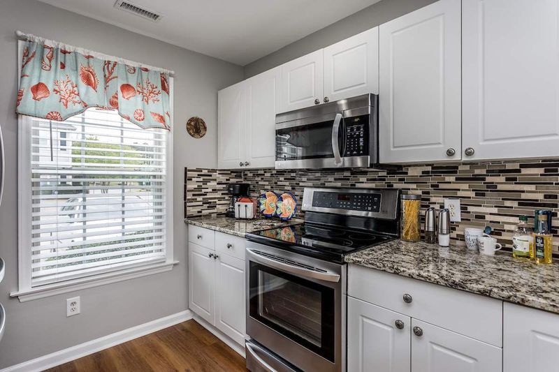 2340 Turtle Point Dr, Raleigh, NC 27604