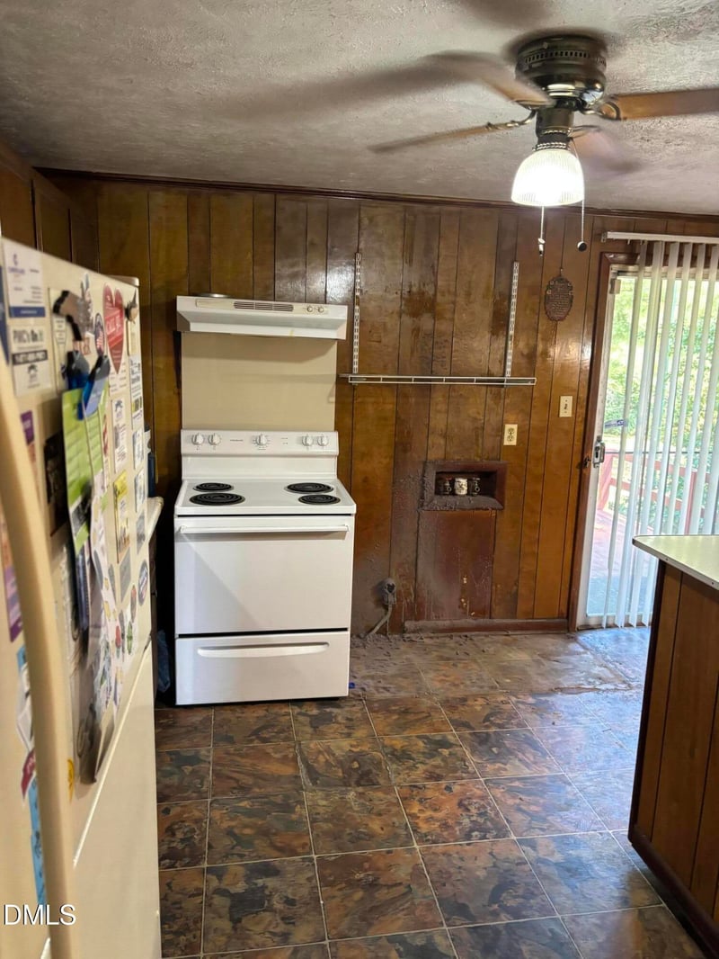 2342 Lake Ave, Fayetteville, NC 28301