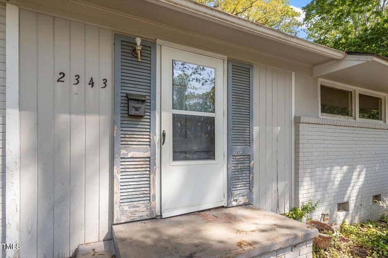 2343 Derby Dr, Raleigh, NC 27610