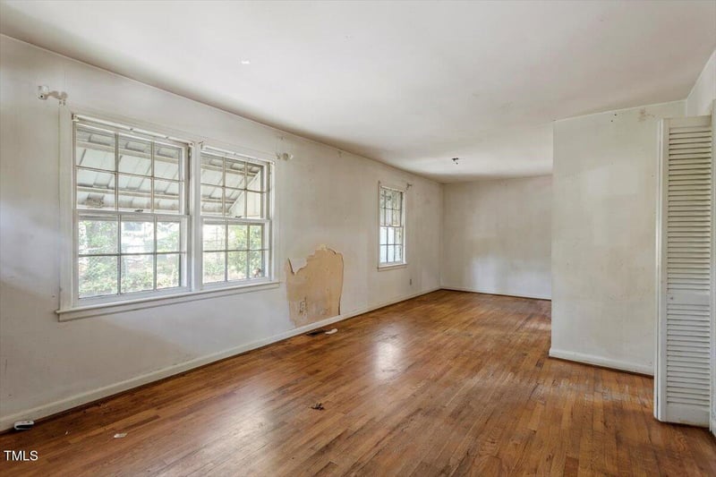 2343 Derby Dr, Raleigh, NC 27610