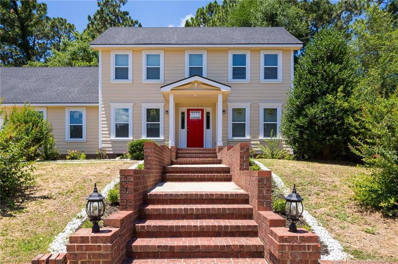 2346 Rolling Hill Rd, Fayetteville, NC 28304