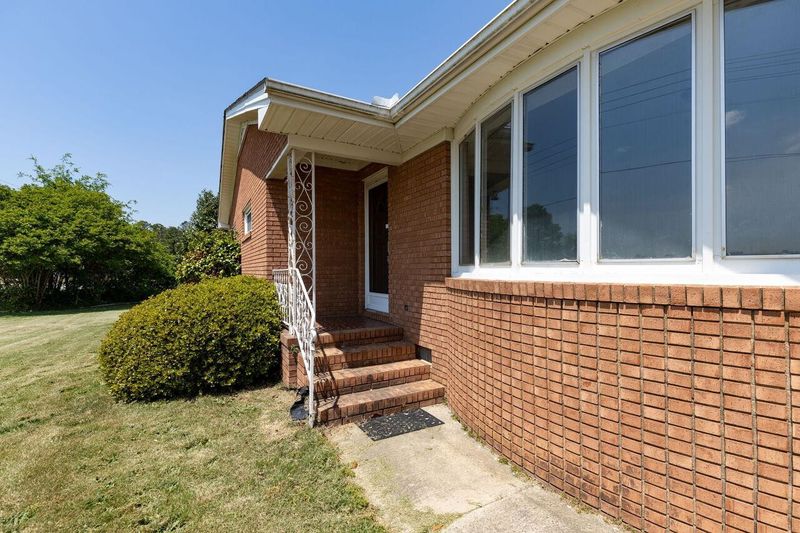 2347 N Us 301 Hw, Selma, NC 27576