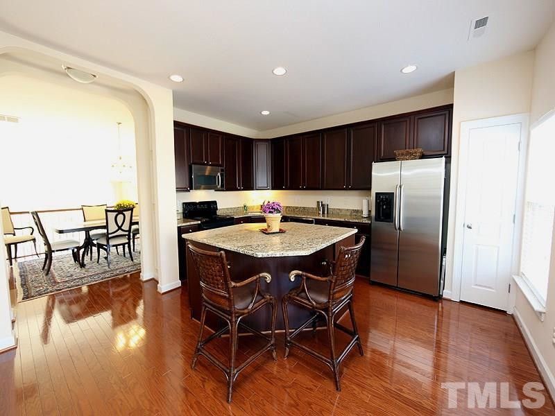 235 Broadgait Brae Rd, Cary, NC 27519