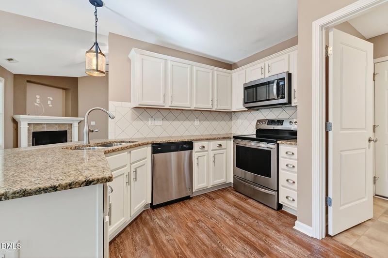 235 Highcroft Cir, Benson, NC 27504