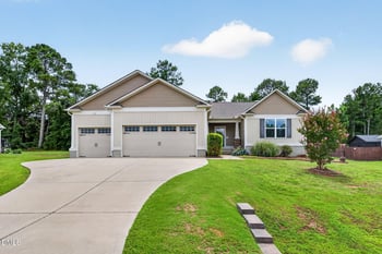 235 Highcroft Cir, Benson, NC 27504