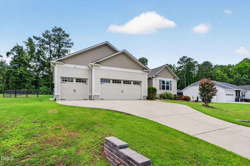 235 Highcroft Cir, Benson, NC 27504