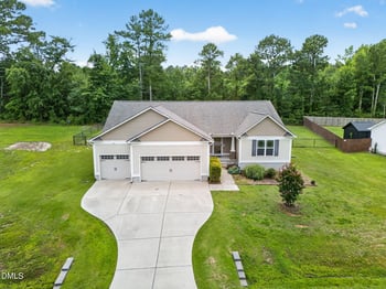 235 Highcroft Cir, Benson, NC 27504