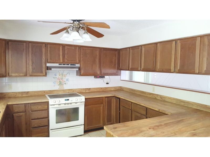 2352-B Old Trail Rd, Burlington, NC 27215