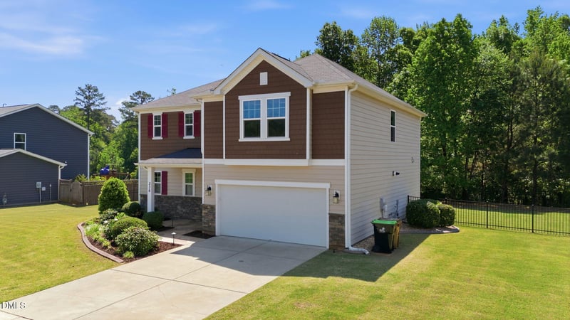 236 Congaree Dr, Holly Springs, NC 27540