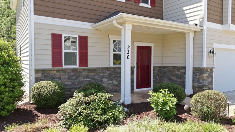 236 Congaree Dr, Holly Springs, NC 27540