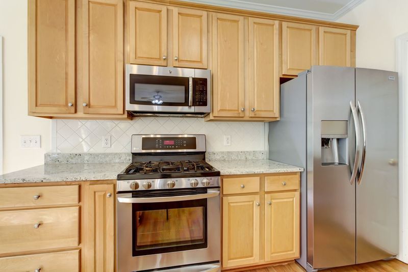 236 Dutch Hill Rd, Holly Springs, NC 27540
