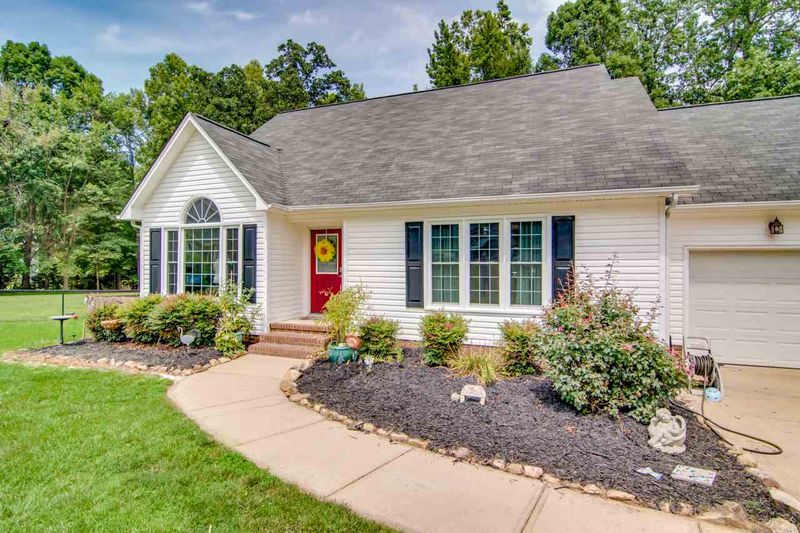 236 Holly Ridge Ln, Mebane, NC 27302
