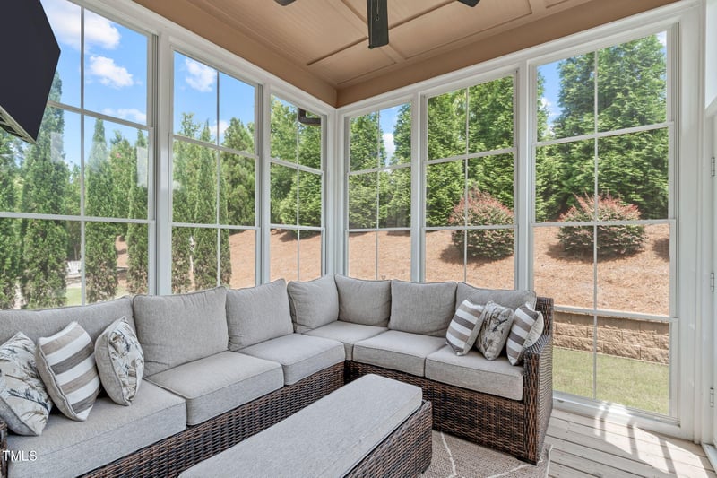 236 Lucky Ribbon Ln, Holly Springs, NC 27540