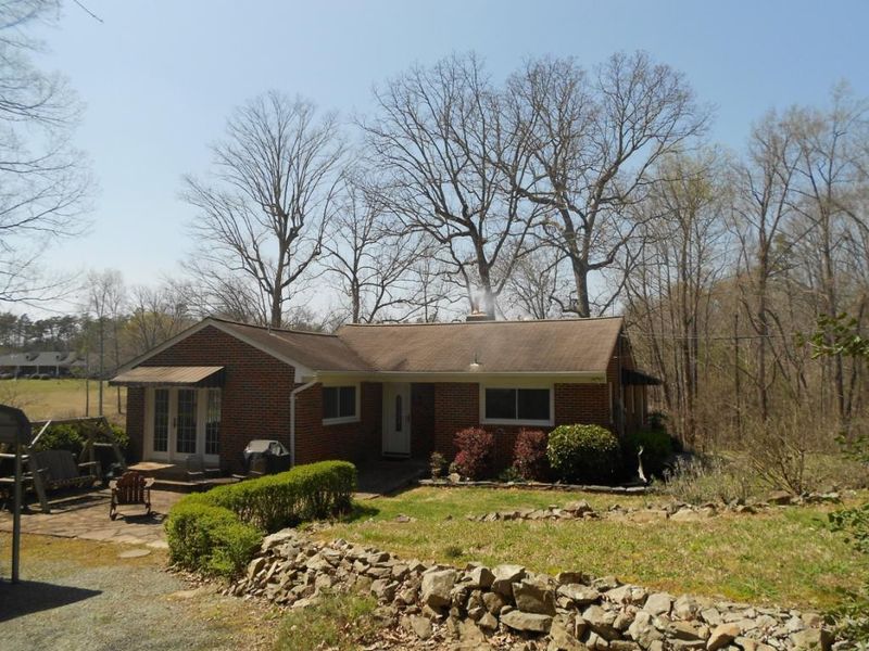 2363 Gardner Holt Rd, Burlington, NC 27215