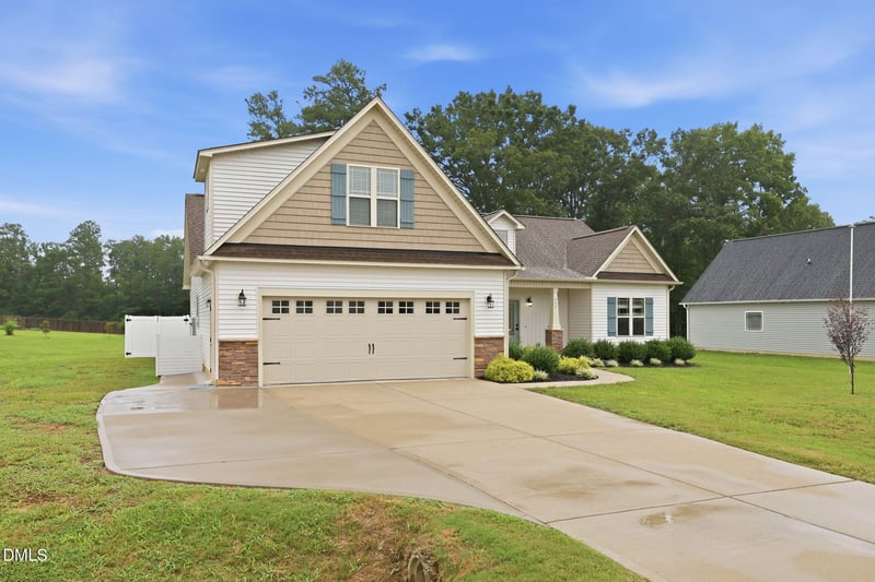 237 Carolina Landing Dr, Zebulon, NC 27597