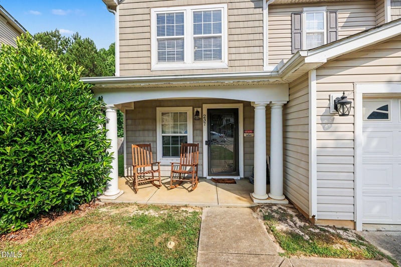 237 Georgetowne Dr, Clayton, NC 27520