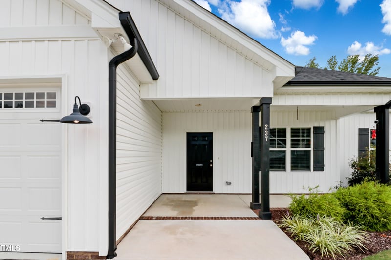 237 Saddlewood Ln, Zebulon, NC 27597