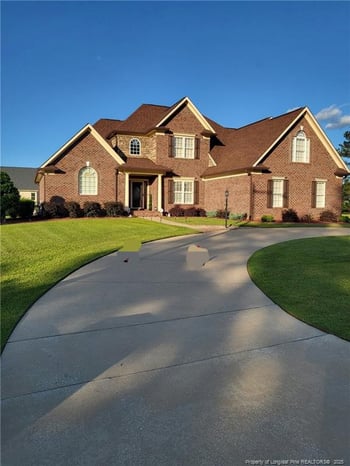 237 Stoneleigh Dr, Fayetteville, NC 28311
