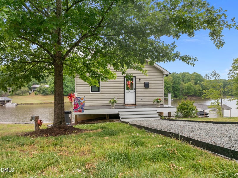 237 Willifords Point Dr, Roxboro, NC 27574