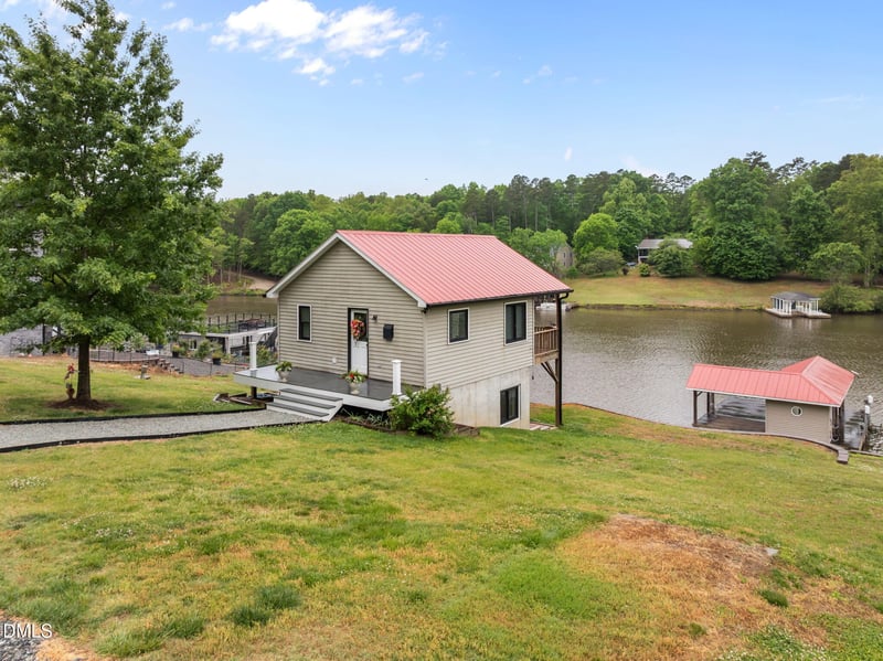 237 Willifords Point Dr, Roxboro, NC 27574