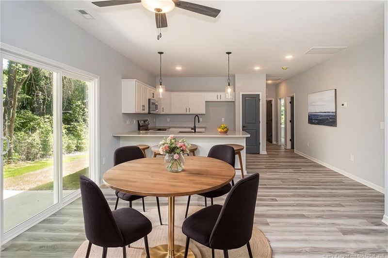 237 Windsor Dr, Fayetteville, NC 28301