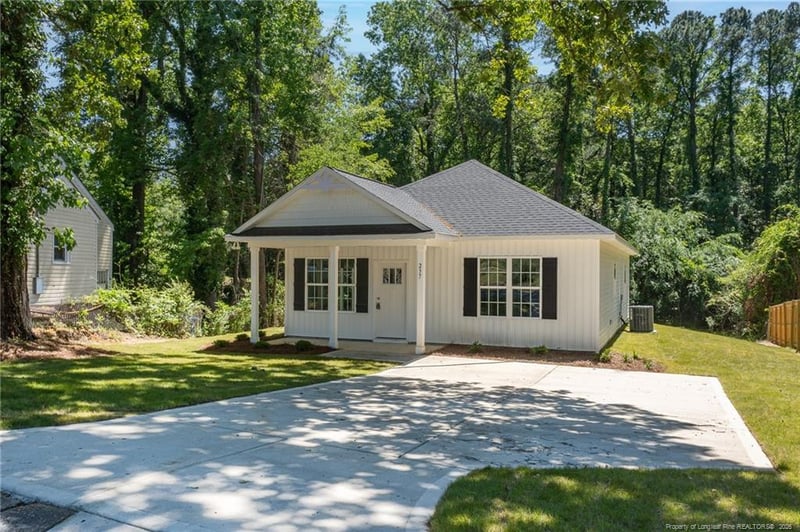 237 Windsor Dr, Fayetteville, NC 28301
