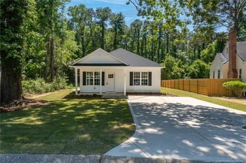 237 Windsor Dr, Fayetteville, NC 28301