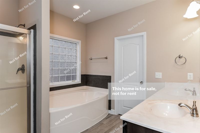 2370 Valley Dr, Clayton, NC 27520