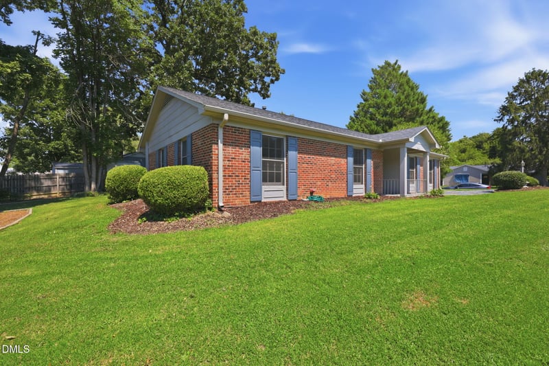 2371 Buckingham Rd, Burlington, NC 27217