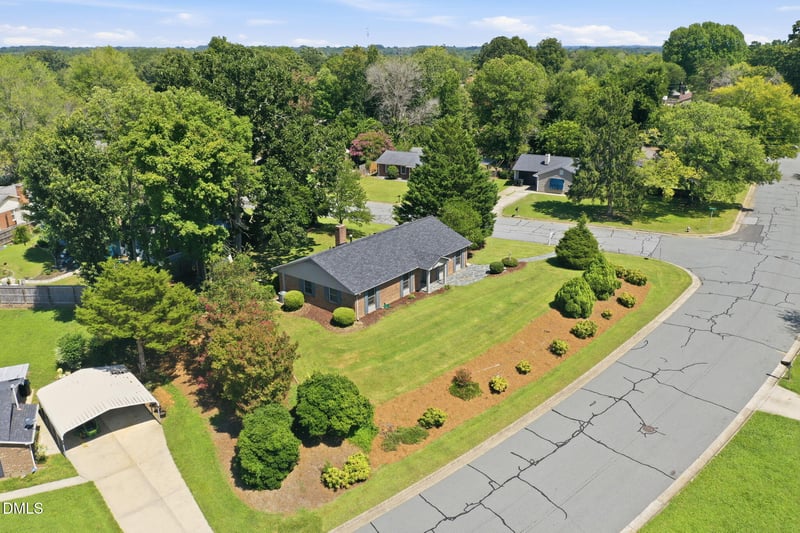 2371 Buckingham Rd, Burlington, NC 27217