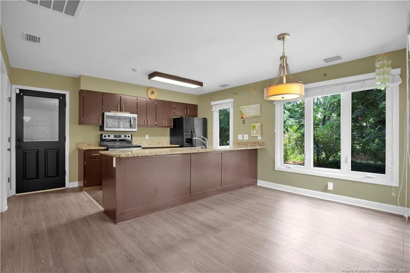 2375 Raeford Rd, Fayetteville, NC 28305