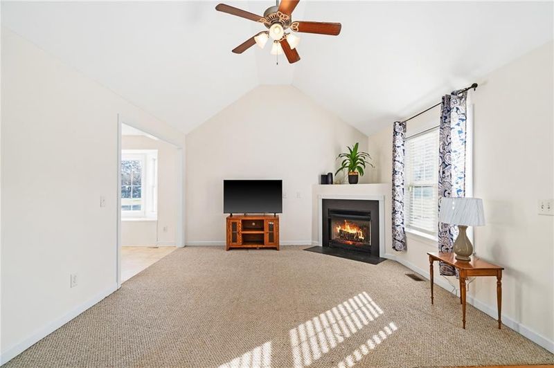2378 Foxfire Ln, Burlington, NC 27217