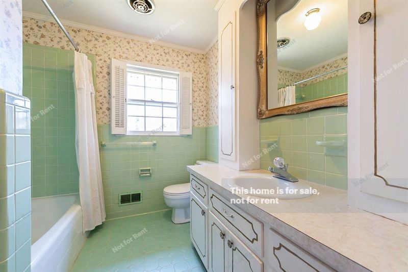 238 Crestview Dr, Durham, NC 27712