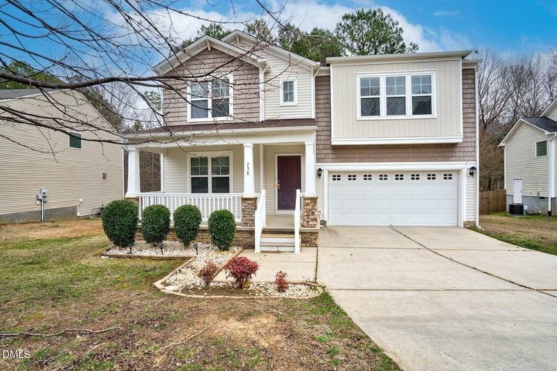 238 Farrington Dr, Clayton, NC 27520
