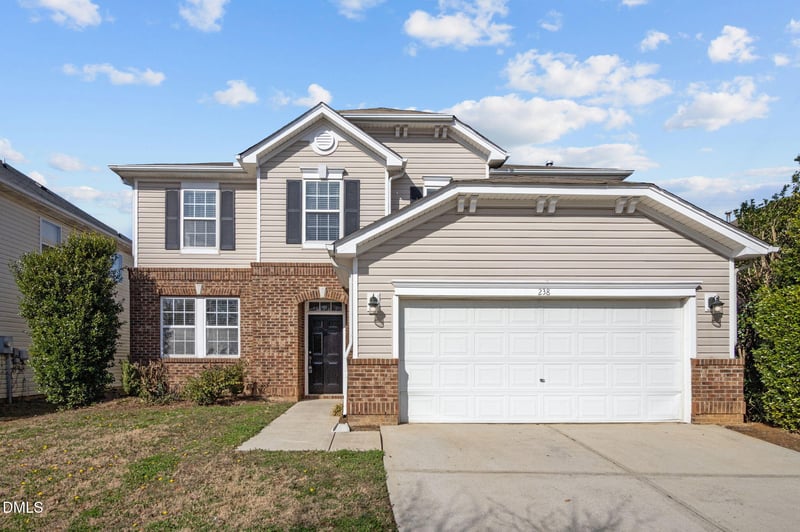 238 Larktree Ln, Fuquay Varina, NC 27526