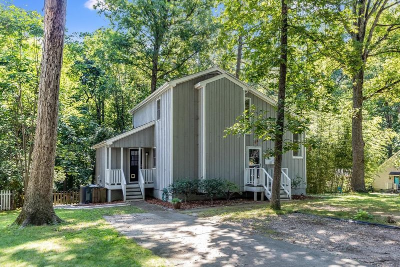 2381 Ravenhill Dr, Raleigh, NC 27615