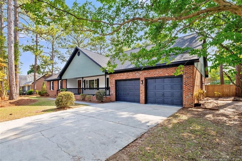 2382 Dunwoody Dr, Fayetteville, NC 28306