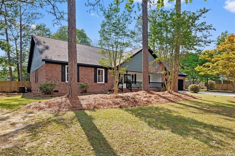 2382 Dunwoody Dr, Fayetteville, NC 28306